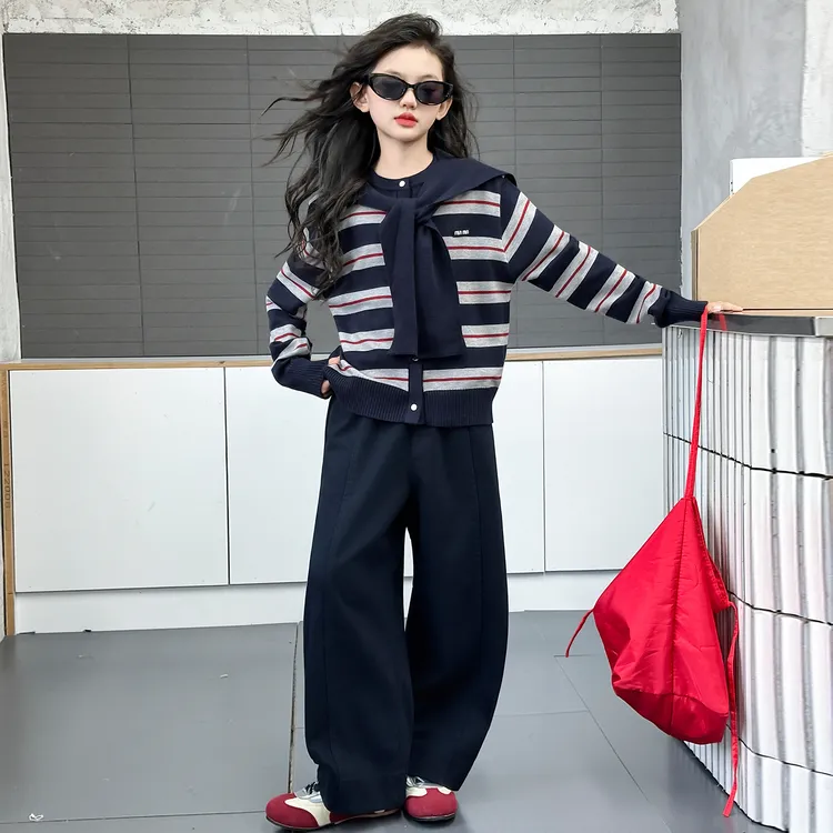 女童套裙春秋季2025新款时髦洋气中大童休闲毛衣开衫弯刀裤两件套