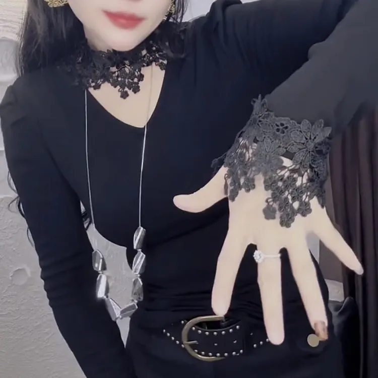 圆领镂空短款长袖女拼接蕾丝T恤气质显瘦洋气