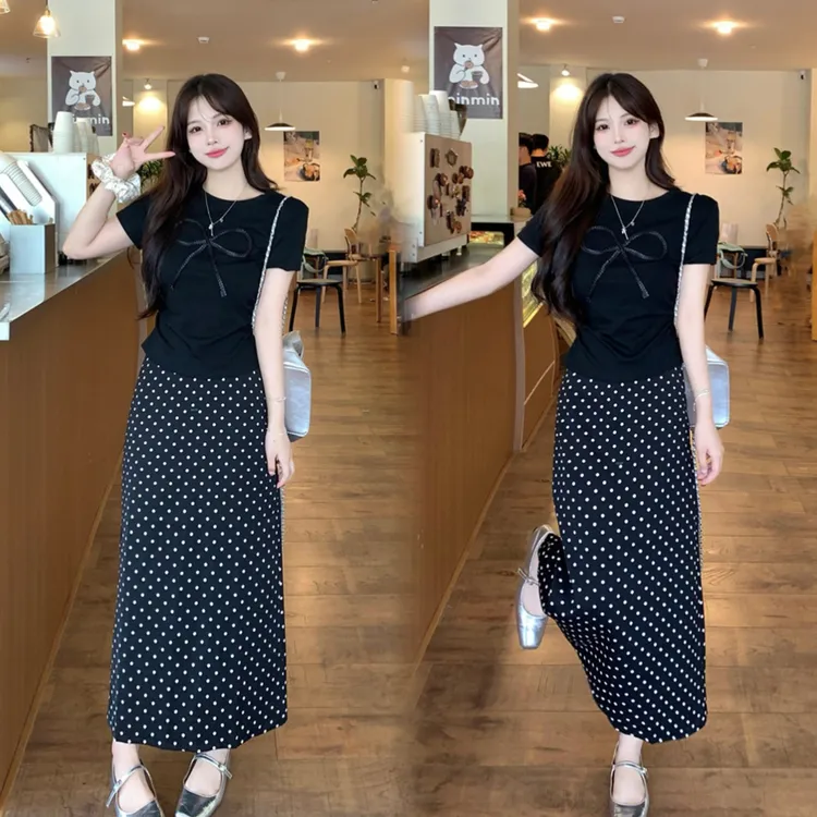 【两件套】2025夏装新款胖mm大码女时尚休闲短袖T恤显瘦半身裙套装