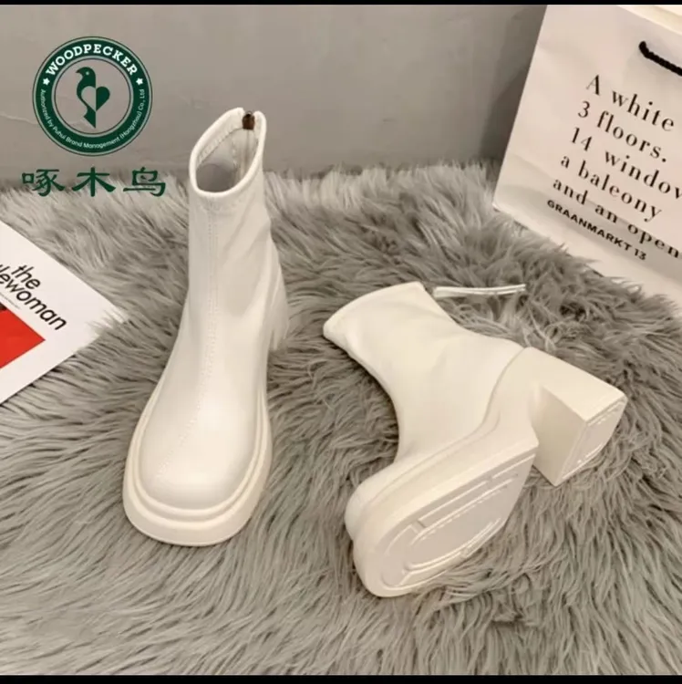 啄木鸟英伦风厚底白色短靴女新款秋冬粗跟瘦瘦靴切尔西靴马丁靴女