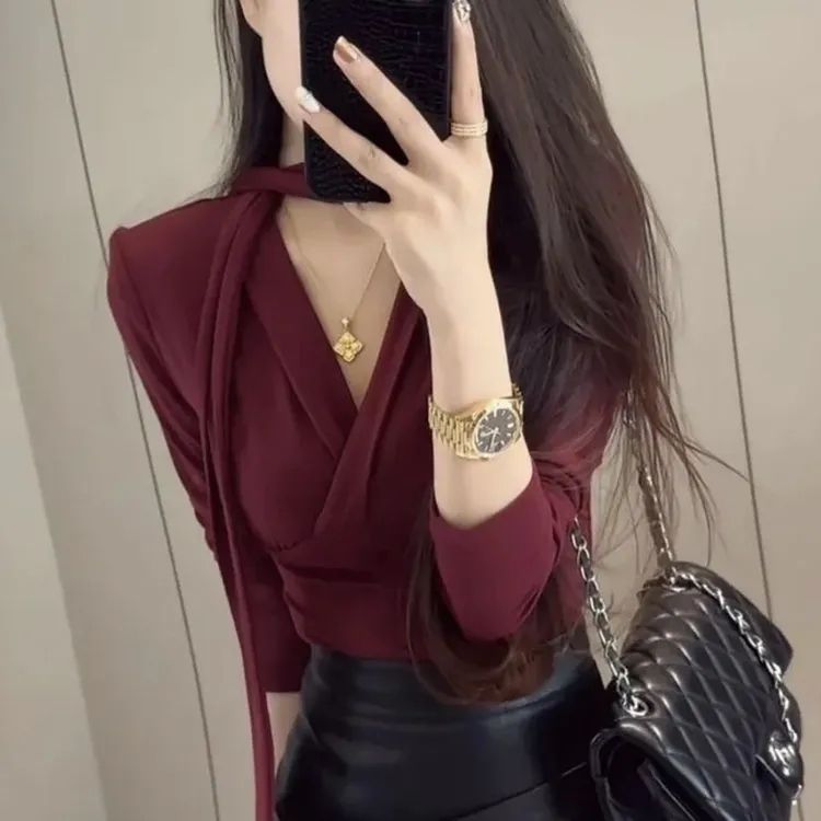 胖mm纯欲辣妹挂脖飘带长袖T恤衫女2025秋季新款交叉V领上衣