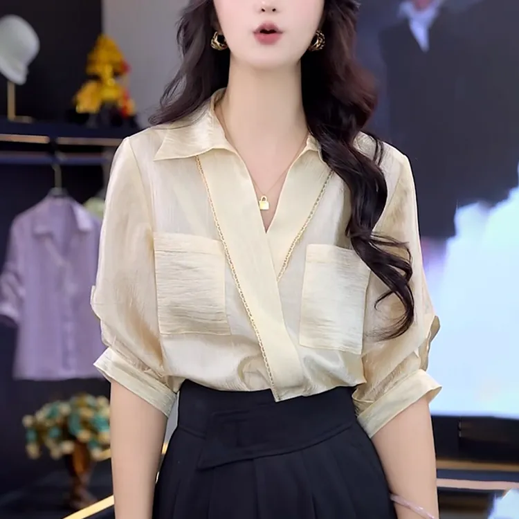 夏季正肩黄色衬衫女2025新款宽松时尚显瘦减龄设计感中袖休闲上衣