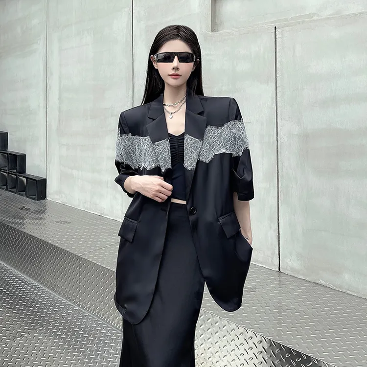 网红款小众设计感蕾丝拼接醋酸黑色小西装女小众炸街高级感女装