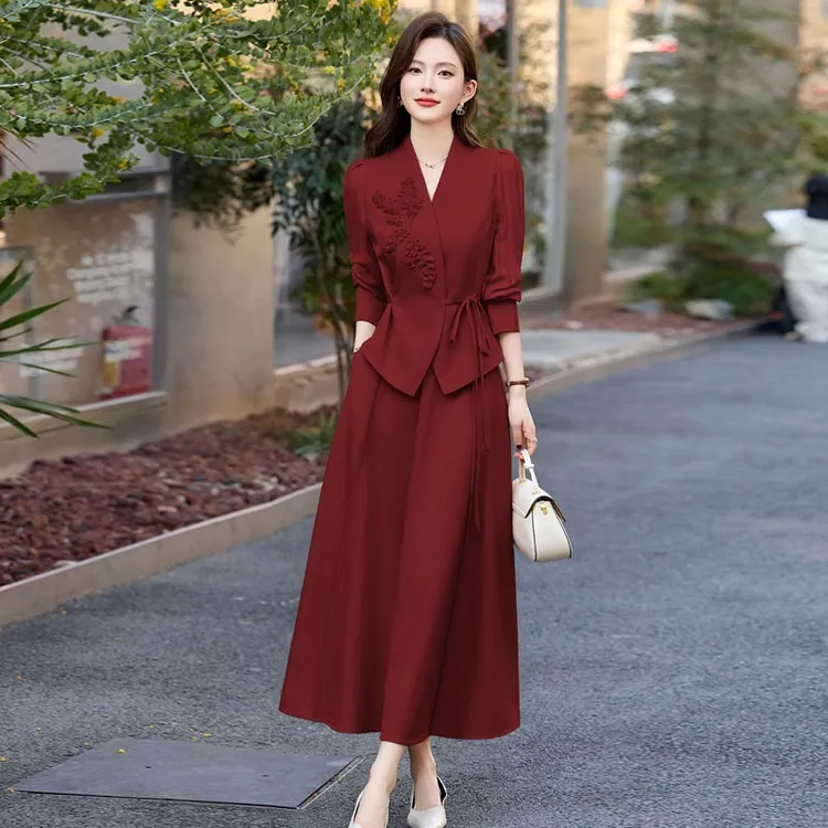 红色优雅气质套装裙女2025春秋新款别致漂亮收腰衬衫半身裙两件套