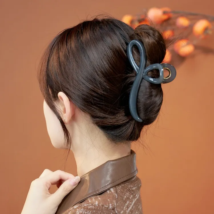 高级感气质早秋抓夹女2025新款简约百搭后脑勺盘发鲨鱼夹发夹头饰