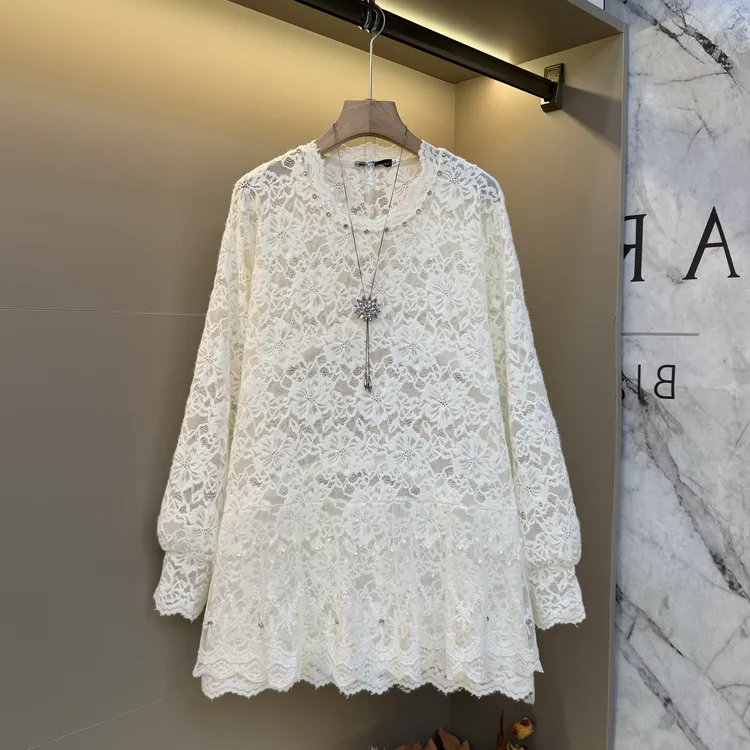 2025欧货时尚蕾丝镂空设计感洋气名媛风气质宽松显瘦上衣25210-1