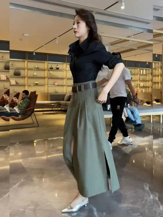 开春御姐穿搭套装时尚通勤百搭长袖衬衫设计感开叉半身裙女两件套