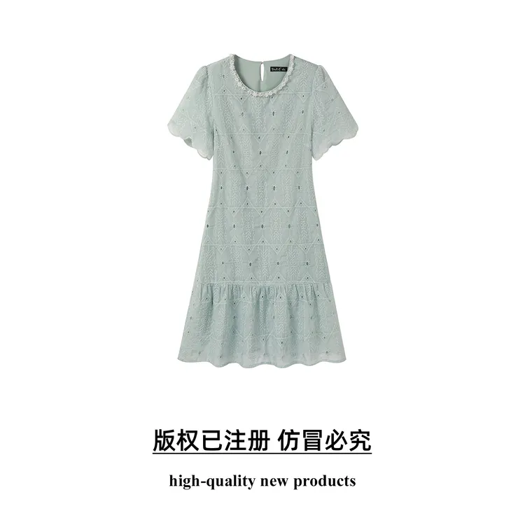 奢姿大码女装2025夏季短袖度假宽松刺绣提花减龄气质连衣裙