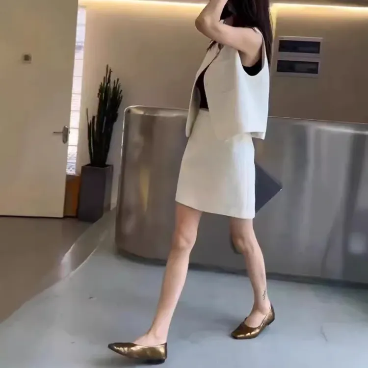 短裙大爱美依缘女时尚搭配无袖小香风简约高级24852马甲新款2024