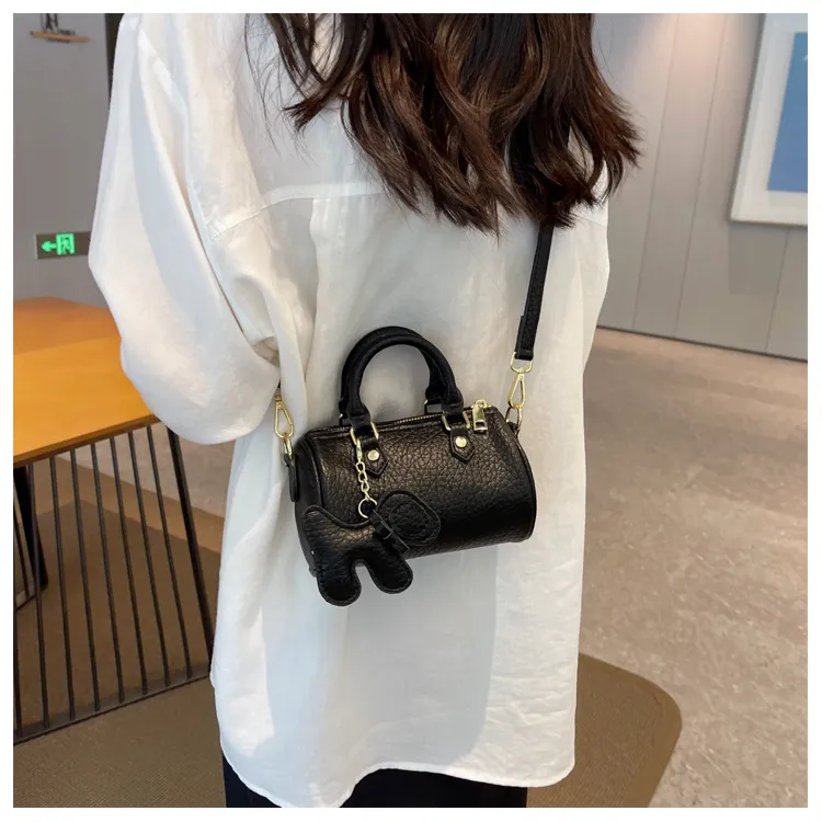 2025新款女包高级感夏季百搭单肩斜挎包洋气手提包圆筒包波士顿包