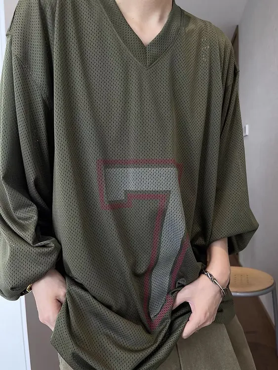 早秋穿法复古慵懒风宽松军绿色网眼数字印花V领长袖T恤男球衣INS