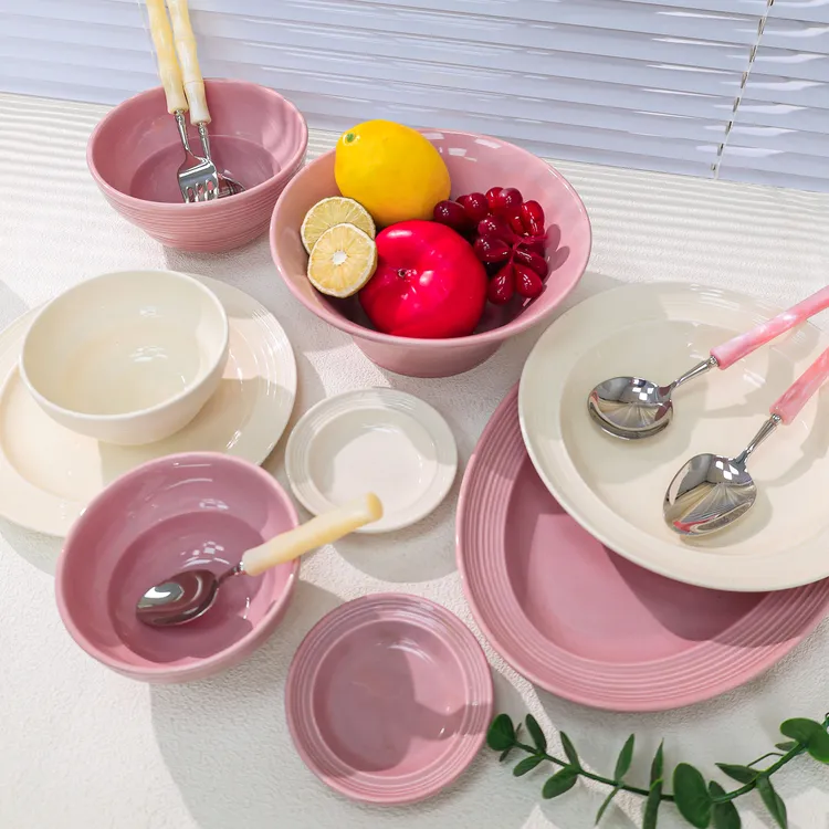 北欧风ins风粉色奶油白陶瓷沙拉碗家用高颜值网红餐具饭碗