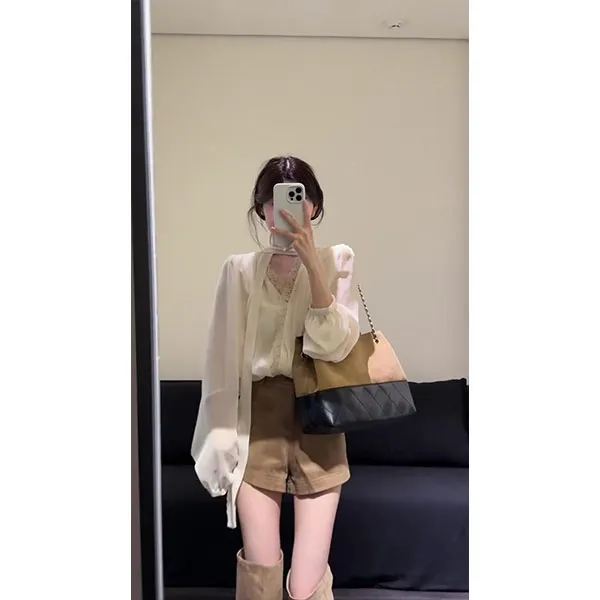 法式气质蕾丝花边长袖衬衫女装秋季减龄chic飘带V领上衣+短裤套装