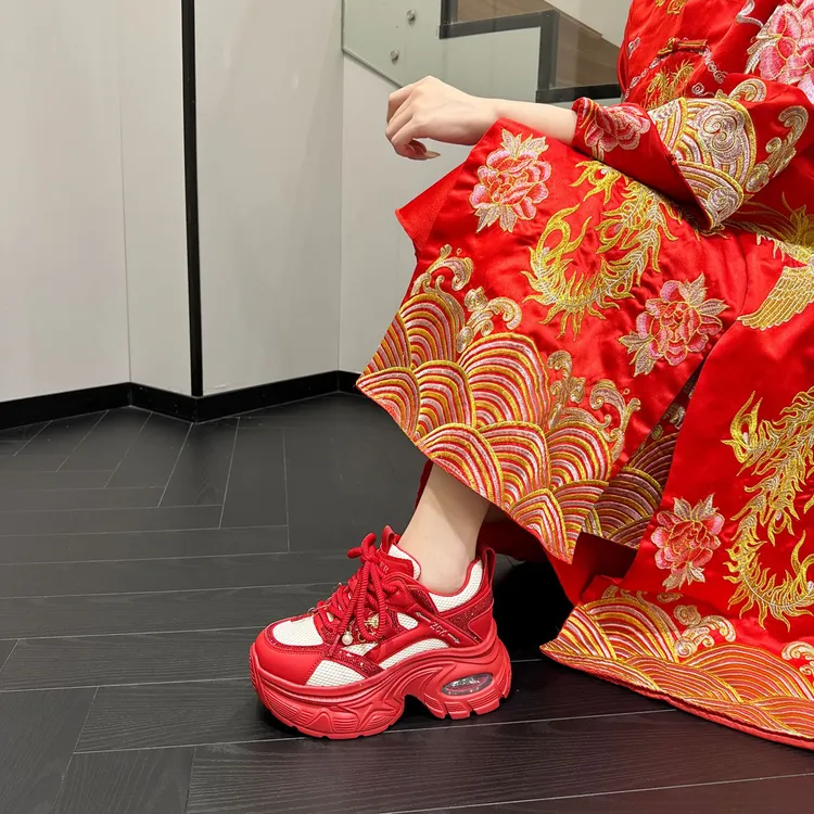 秀禾婚鞋女2025新款本命年红色高跟老爹鞋女增高厚底运动伴娘新娘