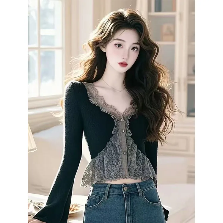  性感V领蕾丝拼接针织衫女春秋内搭打底衫独特别致超好看短款上衣