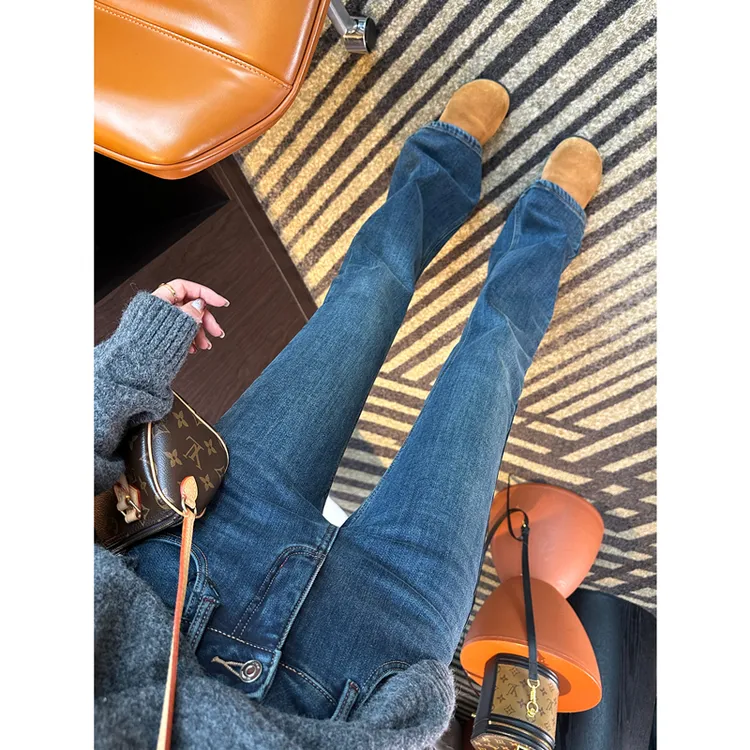 时尚复古窄版高腰微喇裤女2025年秋冬新款大码女装显瘦修身牛仔裤