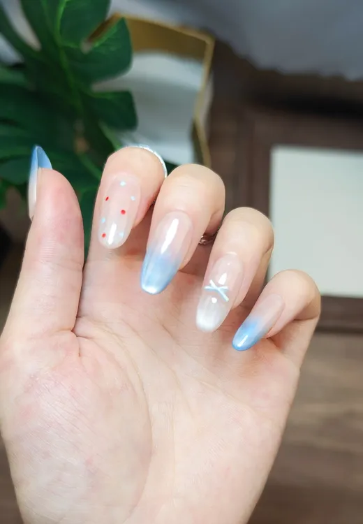 冰蓝渐变猫眼蝴蝶结显白温柔风蓝色手工穿戴甲贴片甲片高级感