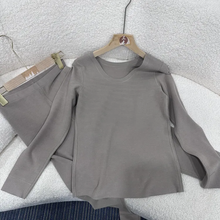 【A330102】女款纯色德绒打底套装保暖舒适秋冬无痕打底