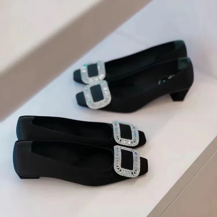 RV水钻方扣单鞋网红同款丝绸缎高跟鞋百搭方头浅口粗跟通勤女鞋