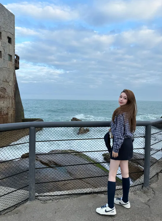 2025超火开春韩系穿搭一整套多巴胺气质减龄格子衬衫两件套装裙女