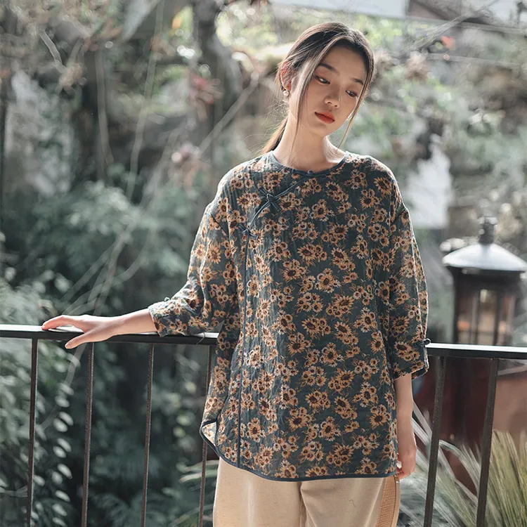 新中式斜襟盘扣宽松t恤春季新款复古文艺中国风碎花圆领女上衣