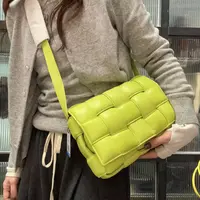 95新 BOTTEGA VENETA/葆蝶家 【蕾】4FA516 荧光黄枕头包
