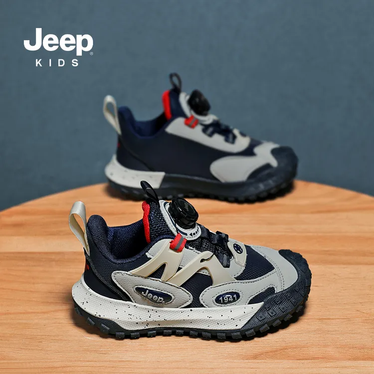 Jeep儿童户外运动鞋2025春秋新款男女童防水皮面休闲户外防滑跑鞋
