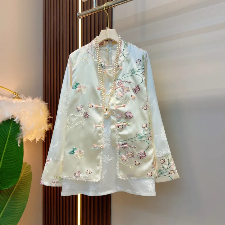 2025气质国风早春新款蕾丝拼接盘扣刺绣提花套装2306