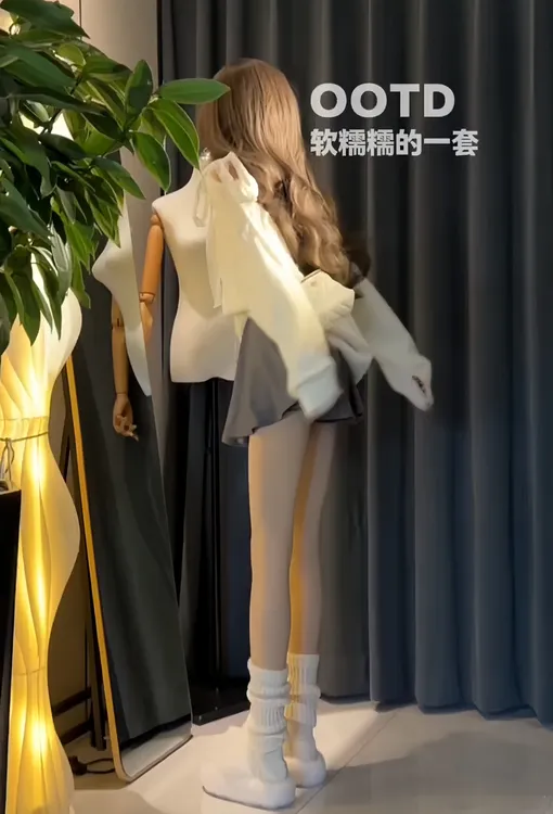 软糯蝴蝶 拼接宽松慵懒风露肩毛衣女秋季新款高腰芭蕾半身裙套装
