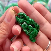 翡翠18K金镶嵌颈饰翡翠