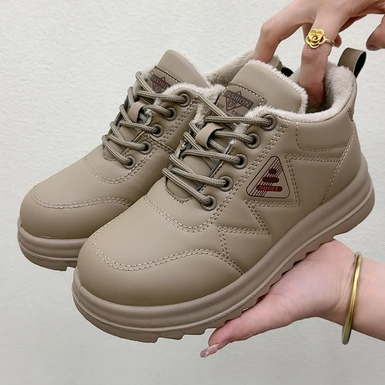 雪地靴女冬季新款马丁靴加绒保暖时尚百搭面包鞋加厚防滑妈妈棉鞋