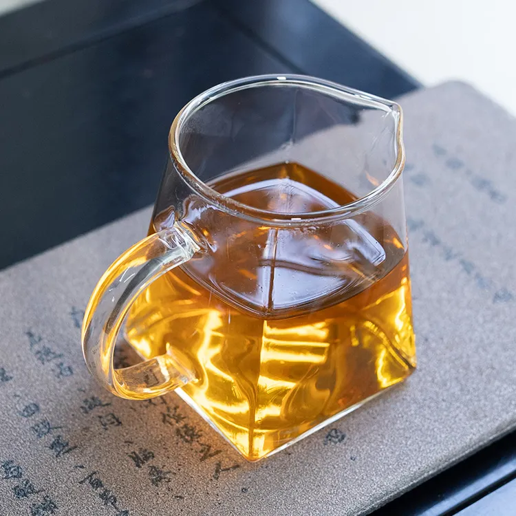 易燕花梧州村姑六堡茶传统工艺社前茶叶便携50克罐装生津回甘生茶