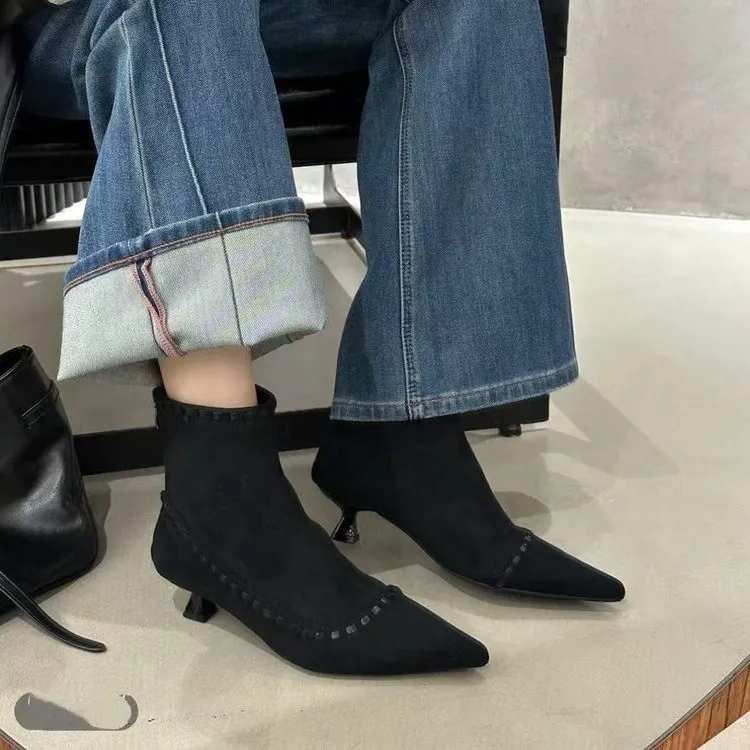 法式复古细根弹力瘦瘦靴套筒2025短筒靴新款短靴尖头春秋绒面单靴