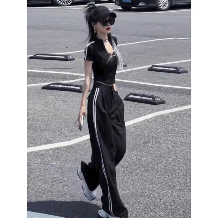 小众设计感时尚运动拉链假两件女装修身纯欲风短袖套装