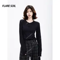 【FLARE SOIL】明线拼接T恤长袖刺绣韩版修身型打底衫上衣 T4739A
