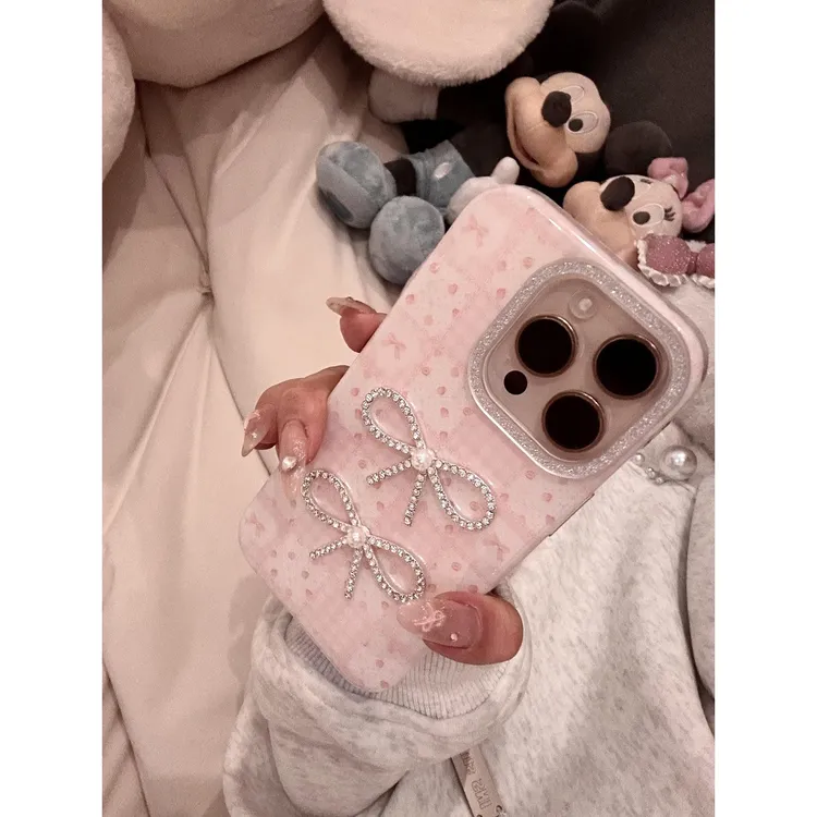 ins风草莓闪钻蝴蝶结适用苹果16promax手机壳iPhone15防摔14少女
