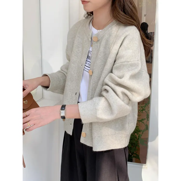 温柔松弛感针织开衫女春秋冬季叠穿高级复古纽扣上衣宽松外套毛衣