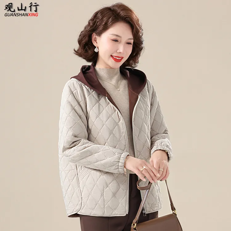 中年妈妈秋装短款连帽外套2025新款中老年女士休闲宽松休闲上衣服