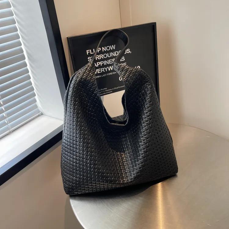 复古手工编织包包女士单肩包2025新款大容量托特包休闲黑色腋下包