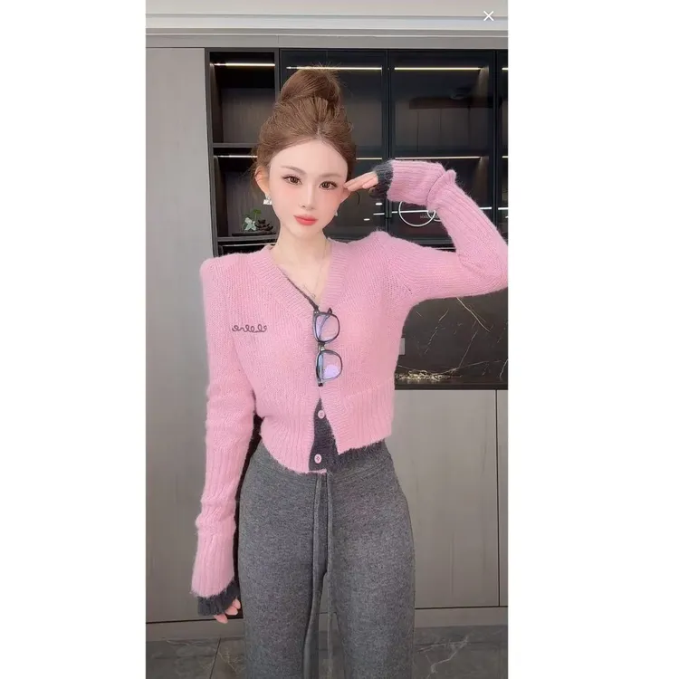 曼曼【玩转穿搭】假两件撞色针织毛衣开衫25959#