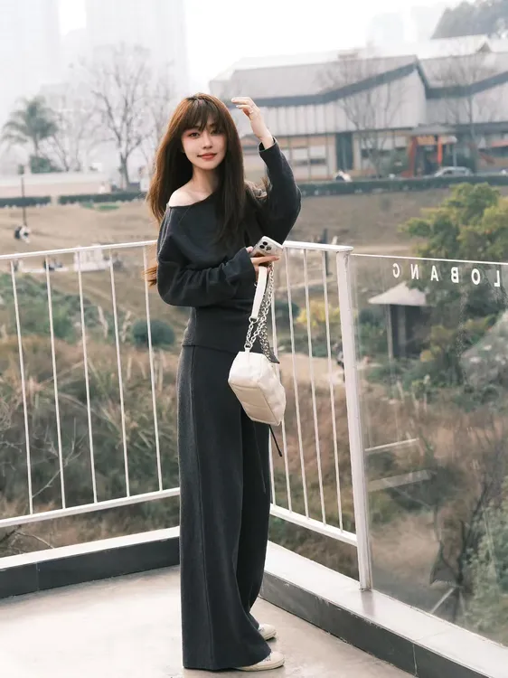 韩系慵懒风卫衣套装春季新款不规则斜襟灰色上衣抽绳裤子两件套