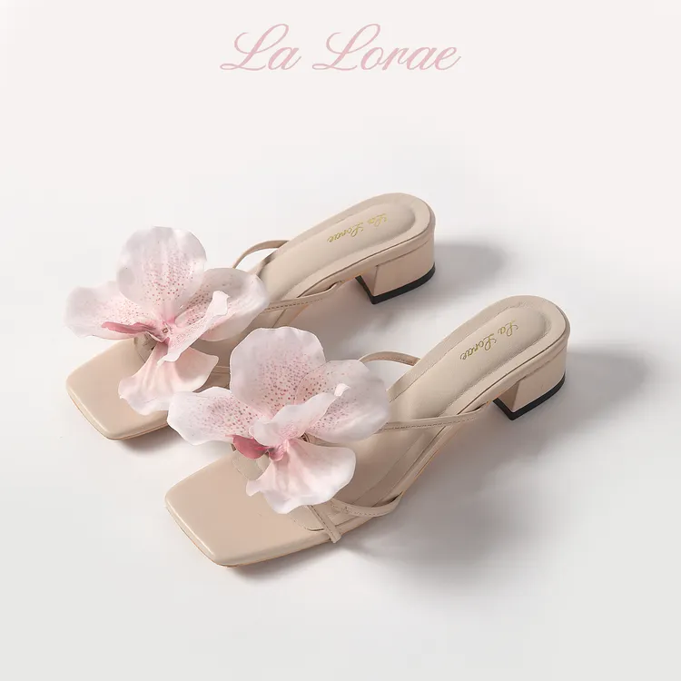 【阿蝶蝶酱专属】La Lorae方头粗跟花朵凉鞋全系列