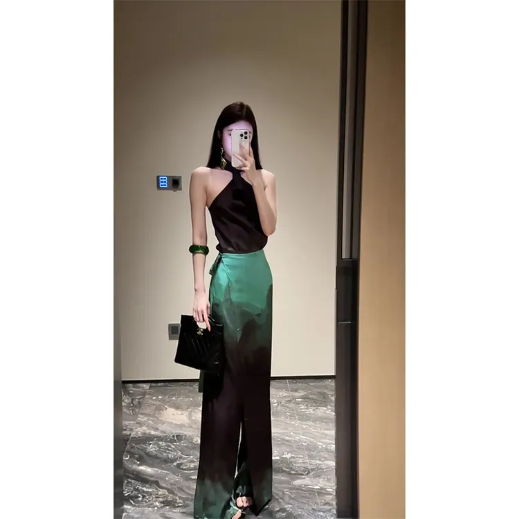 千金清冷感贵系衣服挂脖高级感气质设计感上衣百搭显瘦渐变长裤