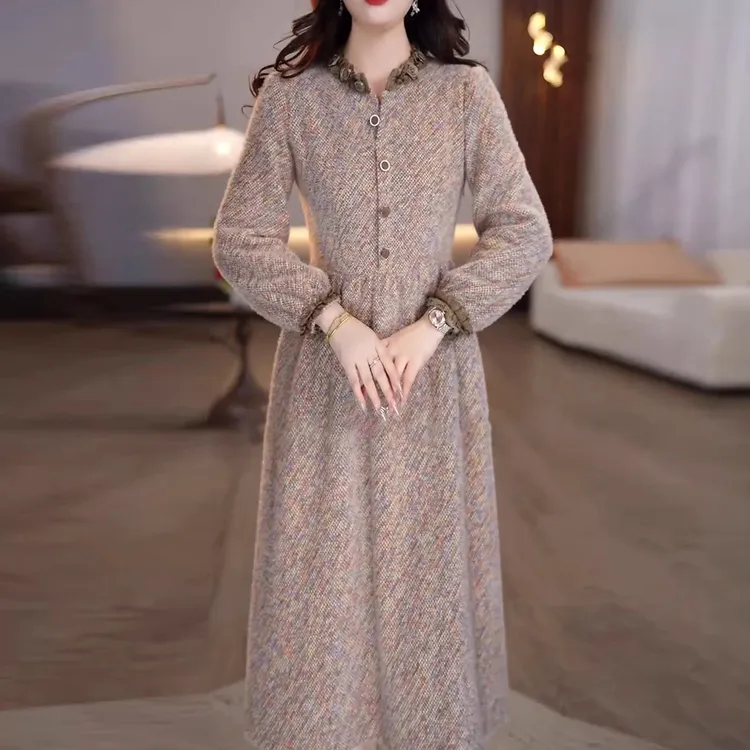 加厚木耳边连衣裙女冬季2025新款修身遮肉简约妈妈装中长款a字裙