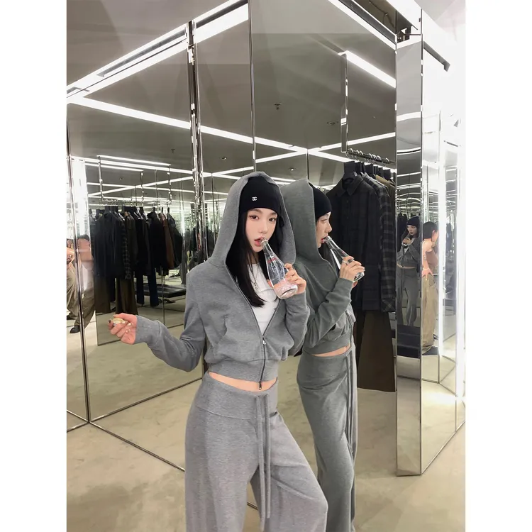 区区欧阳 连帽卫衣外套女秋季新款休闲宽松美式复古拉链开衫上衣