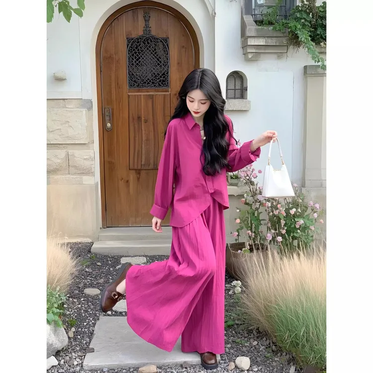 2025开春搭配一整套ootd又a又飒超火玫红色衬衫阔腿裤减龄套装女