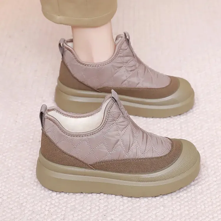 冬季新款老北京布鞋保暖秋冬女款棉鞋防水雪地靴加绒加厚防滑软底