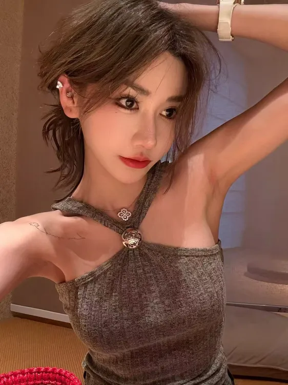 挂脖抹胸短款无袖背心上衣