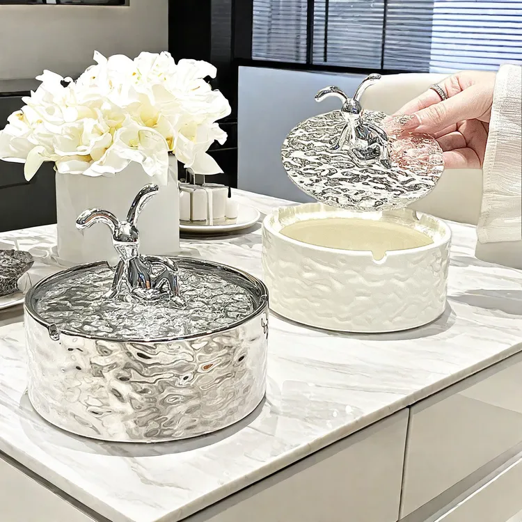 小兔子烟灰缸ins风轻奢奶油高级感创意防飞灰防烟味大容量陶瓷缸