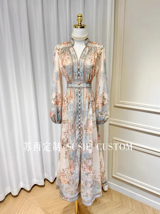 复古印花显气质V领单排扣泡泡袖收腰开叉连衣裙女